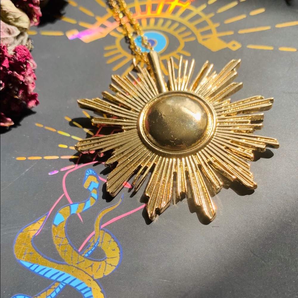 statement necklace - Picture 3 of 4